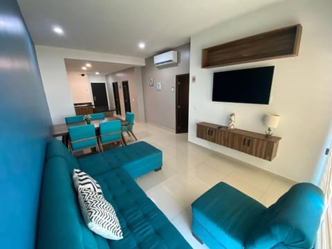 Apartamento contemporáneo a pasos del malecón Apartment in Mazatlan