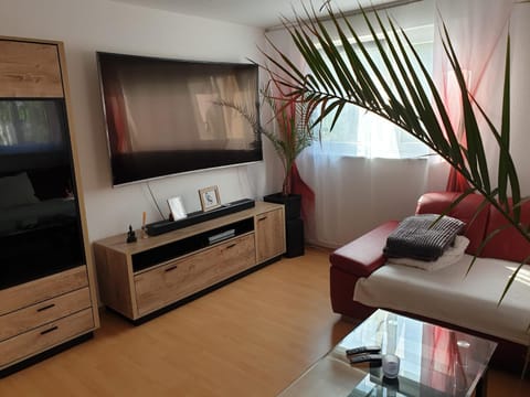 Ruhiges Wohnen -Rheinnähe! 10 Min bis Bonn Zentrum Apartamento in Sankt Augustin