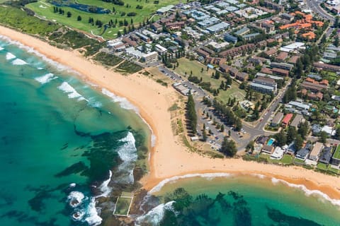 Reef Resort Apartments Condo in Pittwater Council