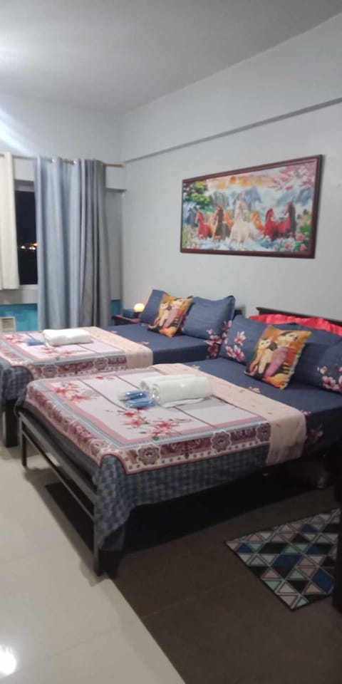 CP19P TWINBED COZY ROOM Near at Venice Mall Hotel in Makati