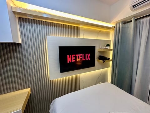 City Nest Makati with Rooftop pool and Free Netflix Aparthotel in Pasay
