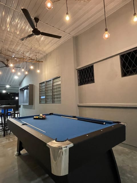 -NEW- 22Pax 5R4B V KTV,KID'S POOL,POOL TABLE NEAR USM,LWE HOSPITAL,SPI ARENA House in George Town