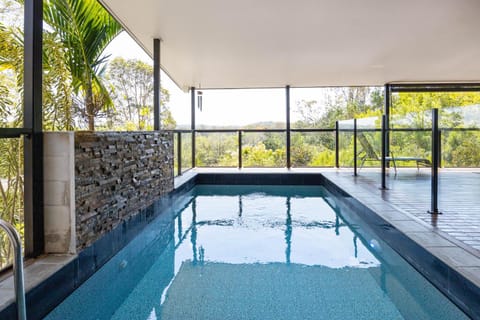 King Parrot Retreat - Opulent Oasis Exclusive Getaway for 9 House in Mooloolah Valley