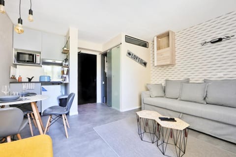 beautiful apartment 10 mn de Disney Condo in Bussy-Saint-Georges