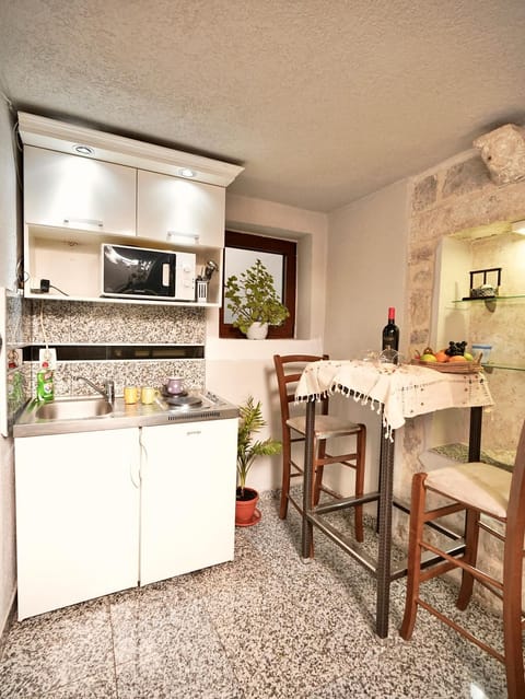 Novi Svet Condo in Kotor