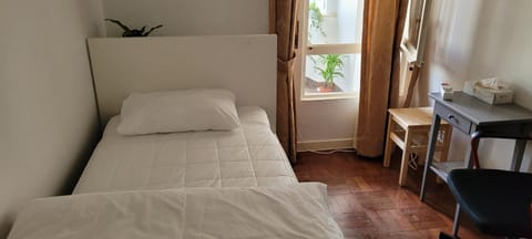 Cozy Room near Metro & Airport Vacation rental in Lisbon