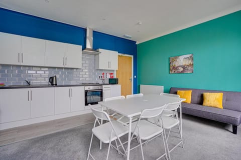 One-Bedroom Apartment: Sleeps 4 Comfortably Bed and Breakfast in Berwick -upon Tweed Bridge