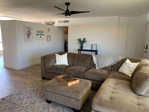 Living room, Seating area, fireplace