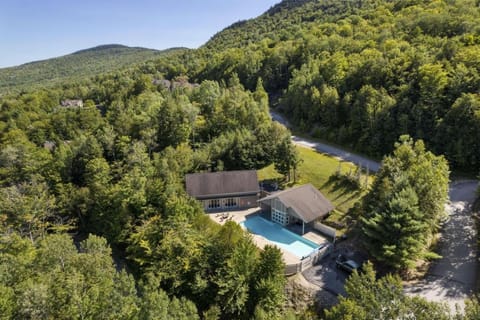 New host! Exceptional Sunday River Ski In Ski Out Condo House in Newry