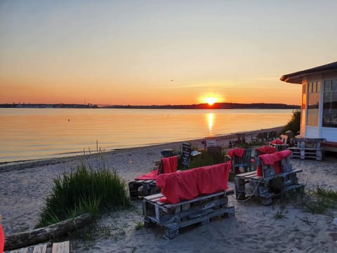 Natural landscape, Beach, Area and facilities, Sunrise