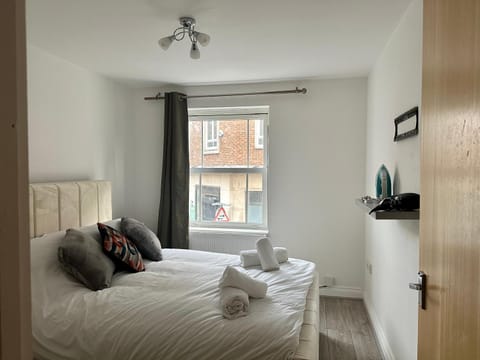 Portsmouth City Centre 2 Bed Apartment close to Southsea Beach Apartment in Portsmouth