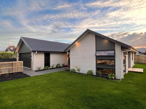 Property building, Garden, Garden view
