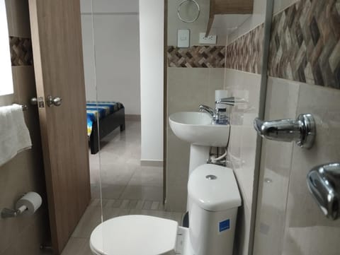Habitación doble con baño privado Alquiler vacacional in Sabaneta