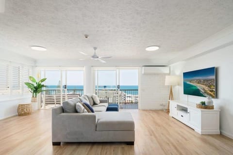 Beautiful Coastal Apartment with Epic Sea Views Appartement in Kings Beach