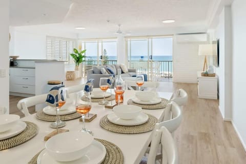Beautiful Coastal Apartment with Epic Sea Views Apartamento in Kings Beach