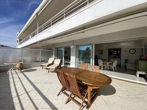 Appartement climatisé face mer, avec piscine et parking, Cavalaire-sur-Mer - FR-1-100-320 Apartment in Cavalaire-sur-Mer