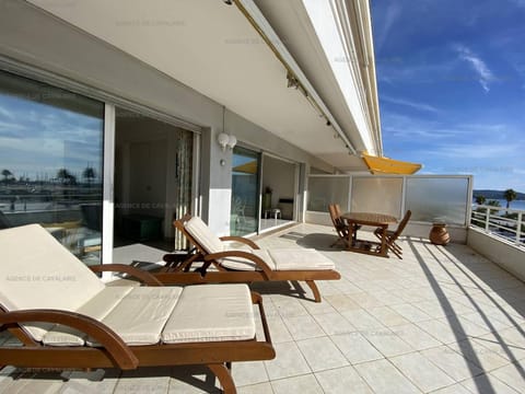 Appartement climatisé face mer, avec piscine et parking, Cavalaire-sur-Mer - FR-1-100-320 Apartment in Cavalaire-sur-Mer