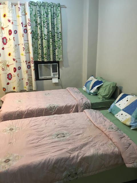 AGB Anchorage Inn, studio room - 2 single beds Apartment hotel in Makati