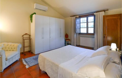 3 Bedroom Pet Friendly Home In Arezzo Casa in Arezzo