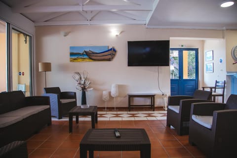 TV and multimedia, Living room, Lobby or reception, Lounge or bar, Landmark view, Mountain view, Sea view, Street view