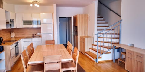 Kitchen or kitchenette, Decorative detail, Dining area