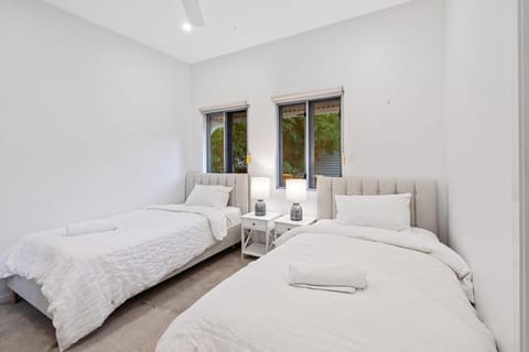 The Hampton Retreat - 6BR 16 Guest Pet Friendly House House in Bulimba