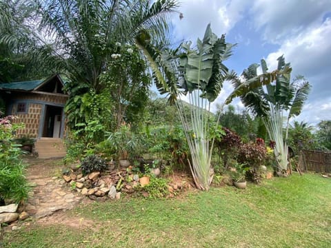 Lodge au paradis fleuri Bed and Breakfast in Togo
