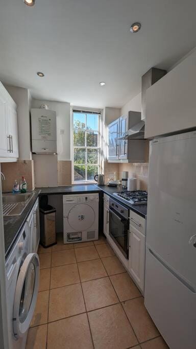 Cosy flat Steps from Hammersmith Apartment in London Borough of Richmond upon Thames