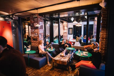 Restaurant/places to eat, Lounge or bar