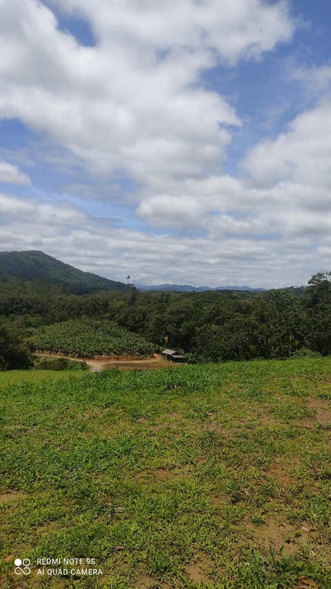 Vila Paraíso Estancia en una granja in Pomerode