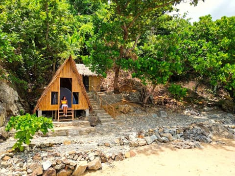 L'Astrolabe - Beach Kubo Campingplatz /
Wohnmobil-Resort in Bicol