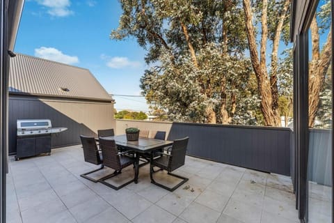 Coastal Elegance, Torquay House in Torquay