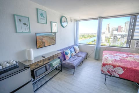 Diamond, Ocean, and Canal view Affordable Family House Appartement-Hotel in McCully-Moiliili