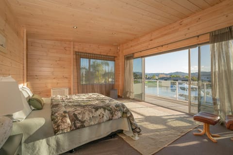 Hosts on the Coast Arawa Waters House in Whitianga