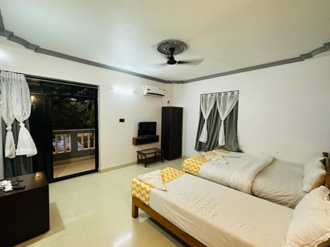 Living room, Bedroom, air conditioner