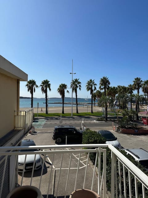 Balcony/Terrace, Balcony/Terrace, Beach, Sea view