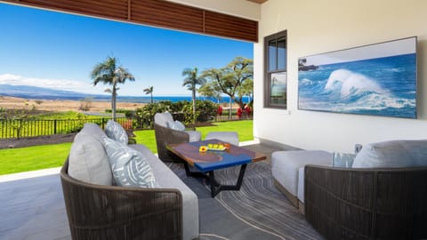 BLUE SERENITY Luxurious home in private community with Heated Private Pool Spa Detached Ohana Suite Casa in Big Island