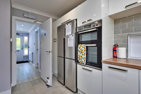 Kitchen or kitchenette, pet friendly