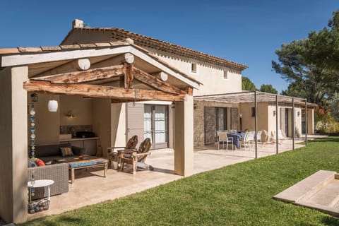 Bastide Blanche escape to Provence Villa in Lourmarin