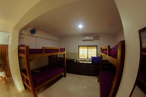 BONDS HOSTEL Hostel in Candolim