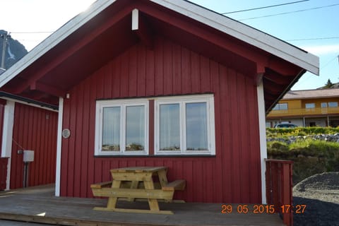 Property building, Patio, Facade/entrance