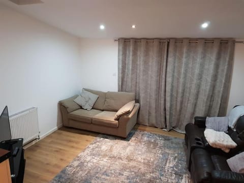 Spacious self-contained annexe in Horbury Apartamento in Wakefield