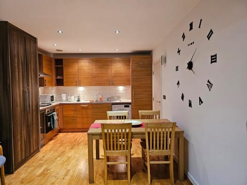 Kitchen or kitchenette, Living room, Seating area, Dining area, dishwasher, minibar, oven, pet friendly, stove