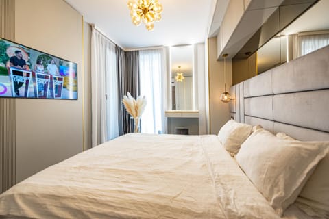 Urbanstay Suites - Herastrau Luxury Suite Apartment in Bucharest