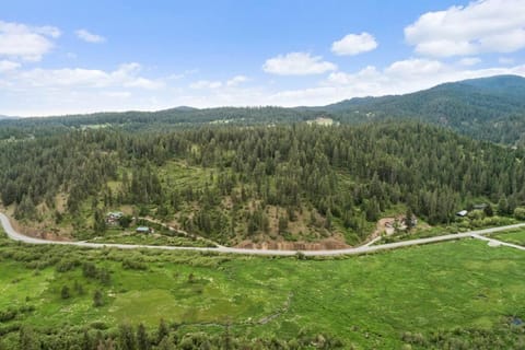 Mountain Home in Coeur d’ Alene House in Kootenai County