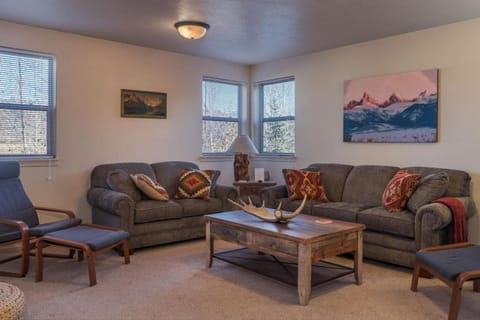 2 Br Upstairs Condo With Ac in Victor, Id Haus in Victor