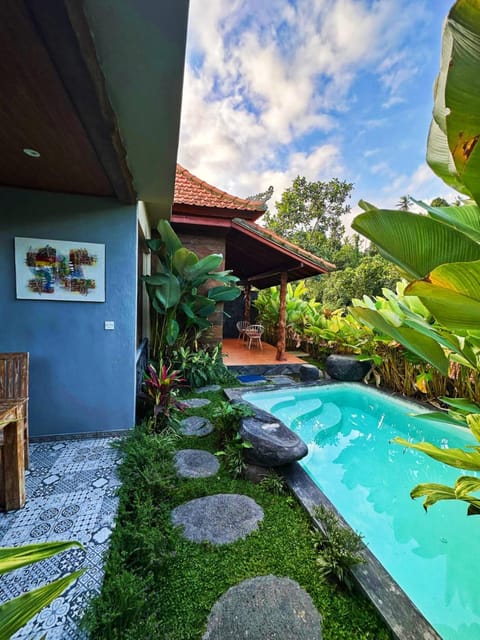 Property building, Garden, View (from property/room), Garden view, Pool view, Swimming pool