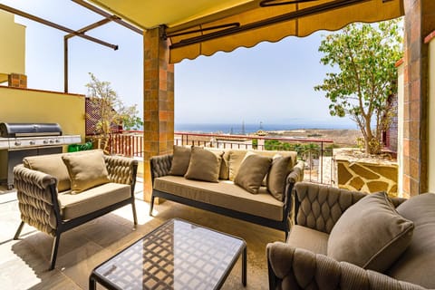 Patio, Day, Natural landscape, View (from property/room), Balcony/Terrace, Living room, Seating area, Sea view