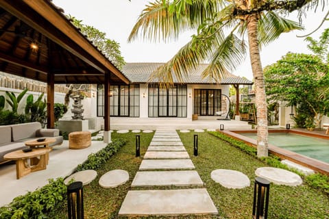 Hijau Villa by EVDEkimi Villa in Ubud
