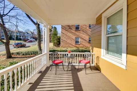 Cozy Roanoke Vacation Rental 2 Mi to Downtown! Apartment in Roanoke